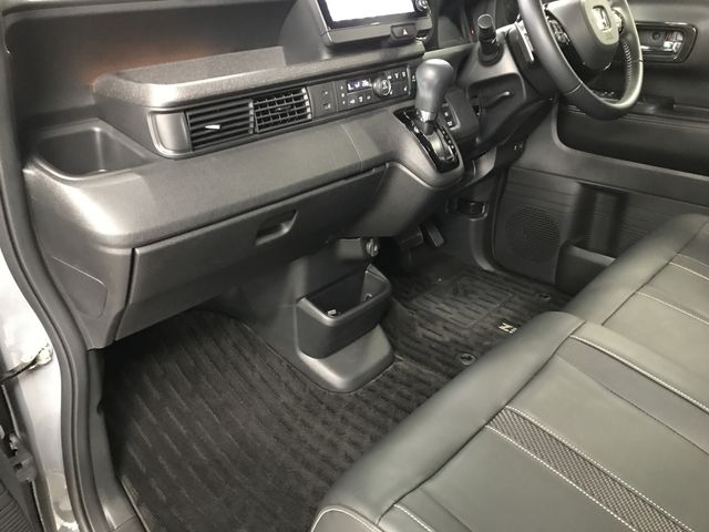 HONDA N BOX CUSTOM 2023 Image 31