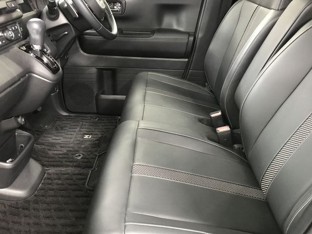 HONDA N BOX CUSTOM 2023 Image 31