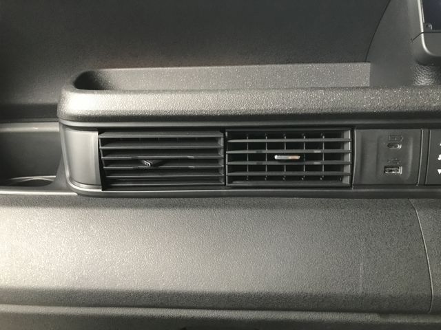 HONDA N BOX CUSTOM 2023 Image 31