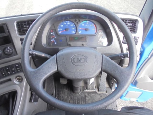 NISSAN DIESEL QUON 2015 Image 31