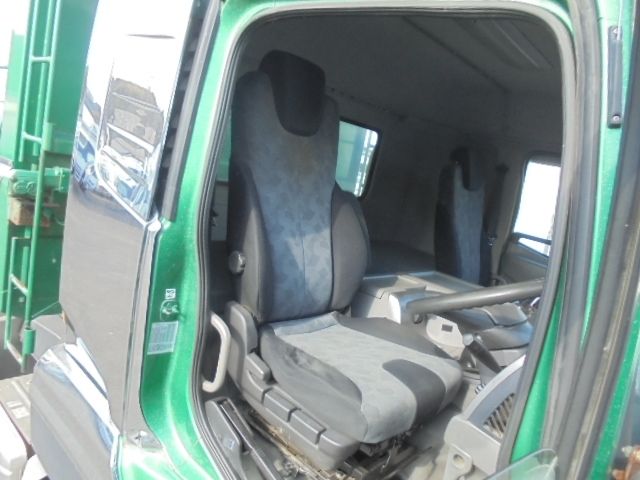 NISSAN DIESEL QUON 2011 Image 31