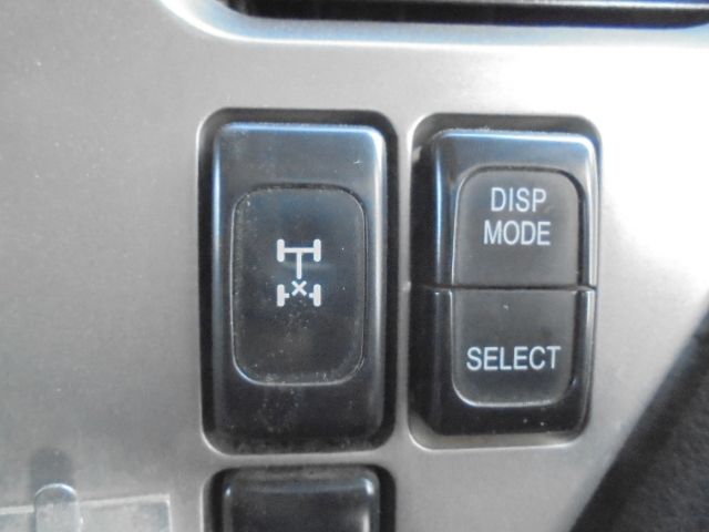 NISSAN DIESEL QUON 2011 Image 31