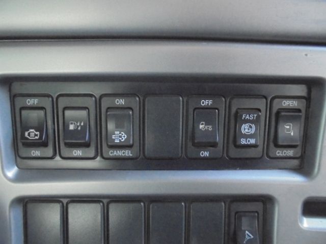 NISSAN DIESEL QUON 2011 Image 31