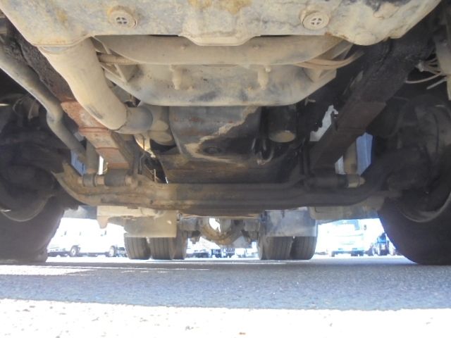 NISSAN DIESEL QUON 2011 Image 31