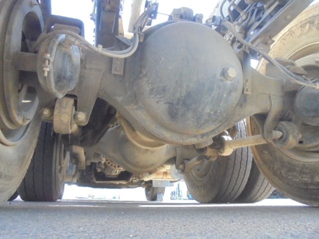 NISSAN DIESEL QUON 2011 Image 31