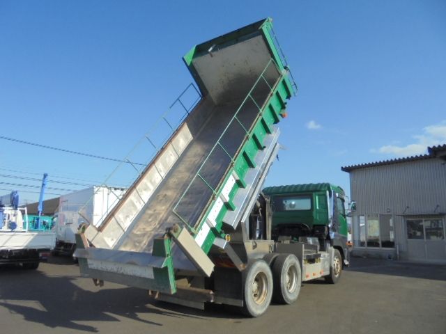 NISSAN DIESEL QUON 2011 Image 31