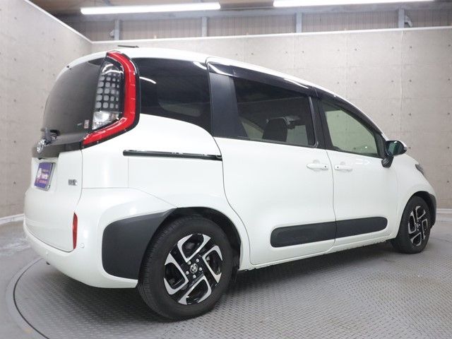 TOYOTA SIENTA HYBRID 2022 Image 31