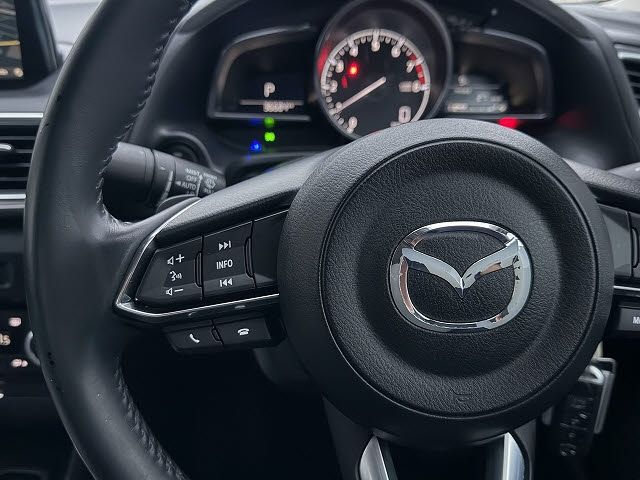 MAZDA AXELA SEDAN 2017 Image 31