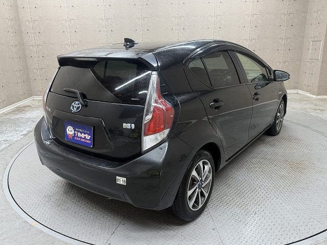 TOYOTA AQUA 2015 Image 31