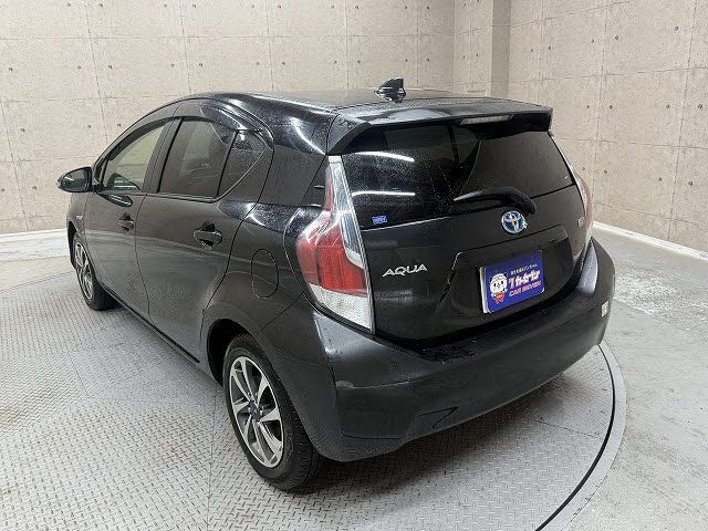 TOYOTA AQUA 2015 Image 31