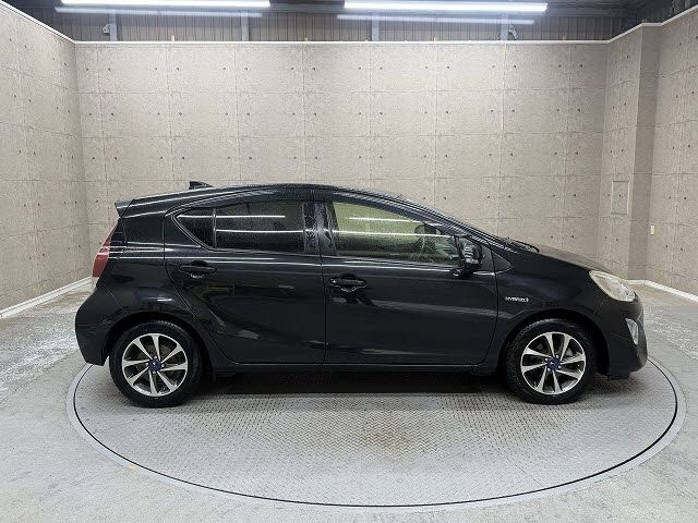 TOYOTA AQUA 2015 Image 31