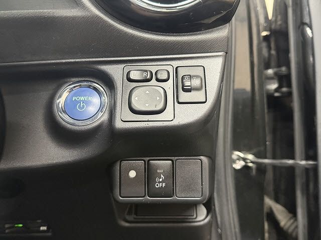 TOYOTA AQUA 2015 Image 31