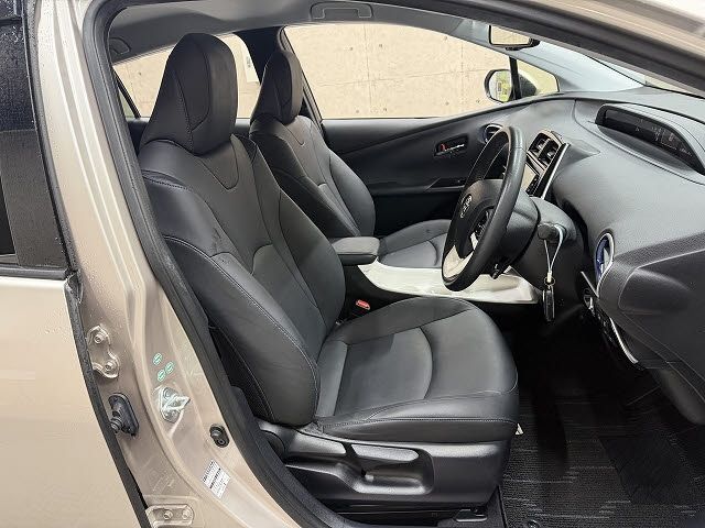 TOYOTA PRIUS 2016 Image 31