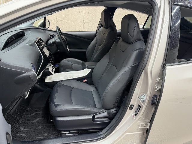 TOYOTA PRIUS 2016 Image 31