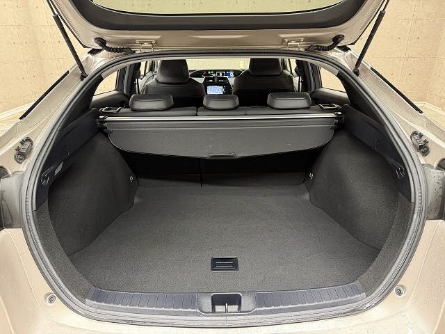 TOYOTA PRIUS 2016 Image 31