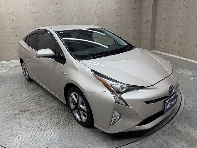 TOYOTA PRIUS 2016 Image 31