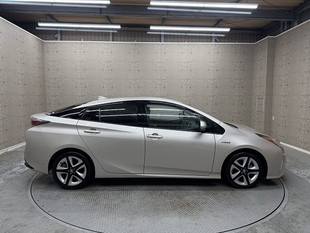 TOYOTA PRIUS 2016 Image 31