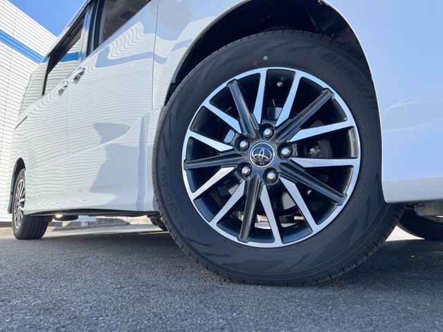 TOYOTA VOXY 2017 Image 31