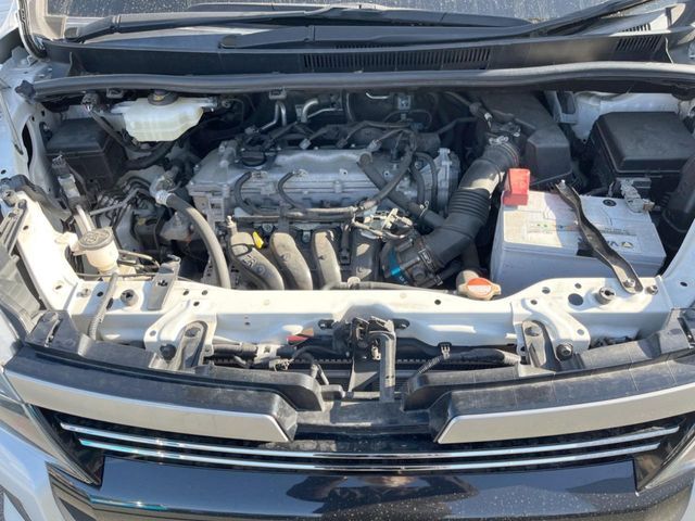 TOYOTA VOXY 2017 Image 31