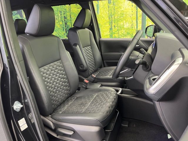 TOYOTA VOXY HYBRID 2022 Image 31