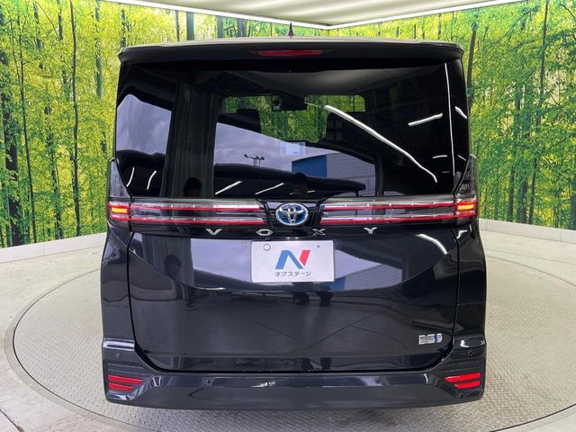TOYOTA VOXY HYBRID 2022 Image 31