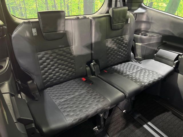 TOYOTA VOXY HYBRID 2023 Image 31