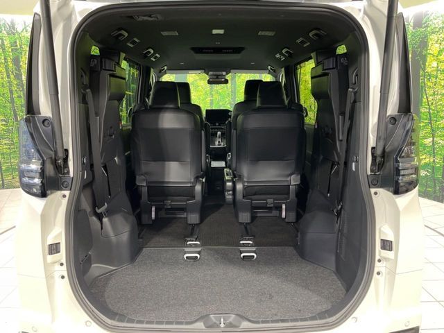 TOYOTA VOXY HYBRID 2023 Image 31