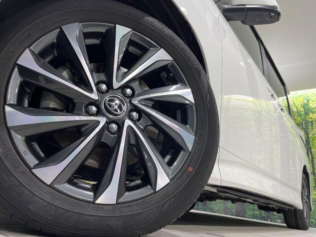 TOYOTA VOXY HYBRID 2023 Image 31