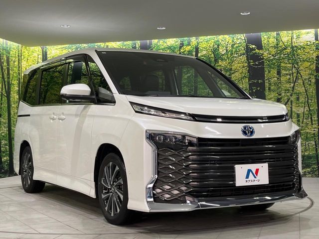 TOYOTA VOXY HYBRID 2023 Image 31