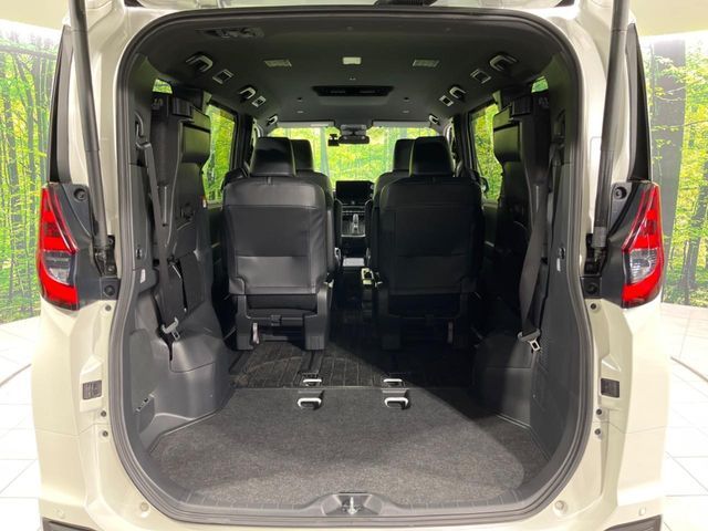 TOYOTA NOAH HYBRID 2023 Image 31