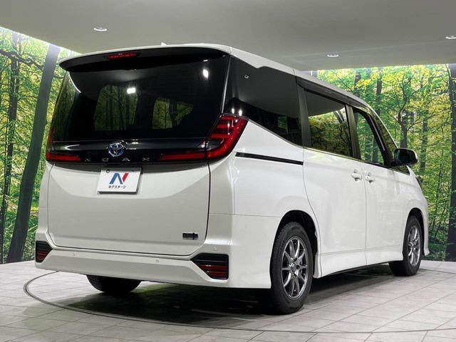 TOYOTA NOAH HYBRID 2023 Image 31