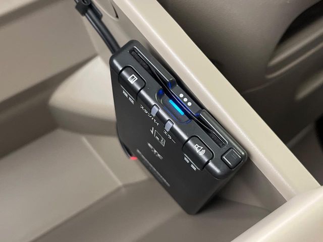 HONDA N BOX 2013 Image 31