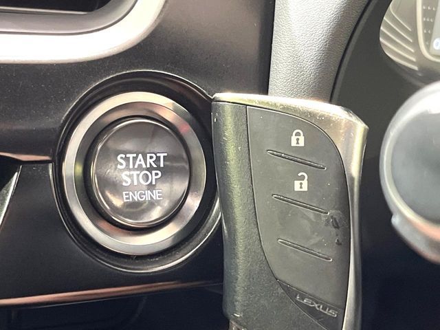 TOYOTA LEXUS UX200 2019 Image 31