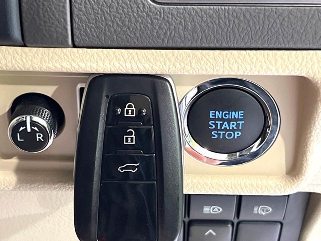 TOYOTA LANDCRUISER PRADO 2023 Image 31