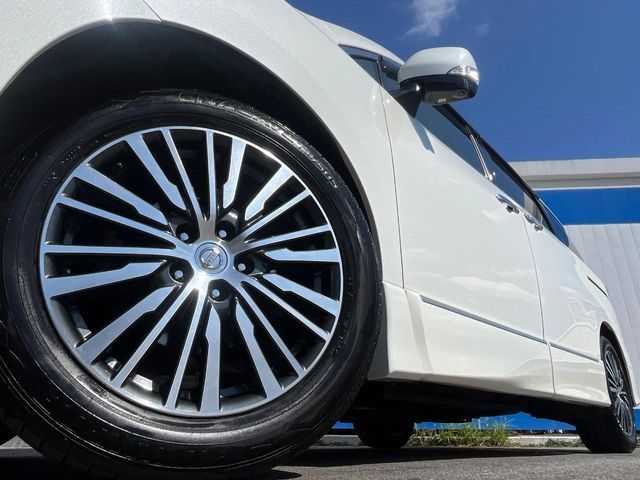 NISSAN ELGRAND 2014 Image 31