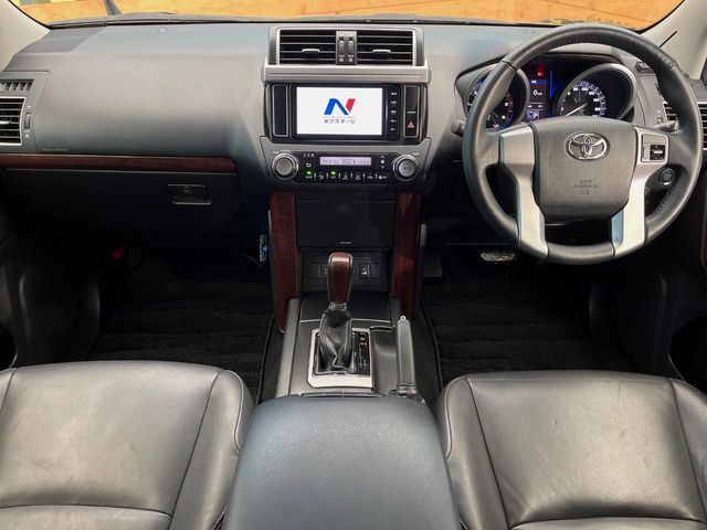 TOYOTA LANDCRUISER PRADO 2016 Image 31