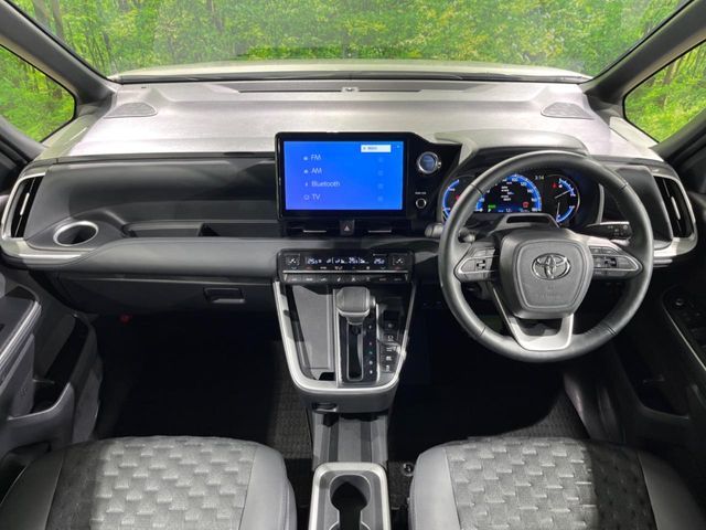 TOYOTA VOXY HYBRID 2022 Image 31