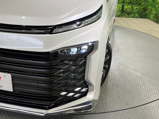 TOYOTA VOXY HYBRID 2022 Image 31