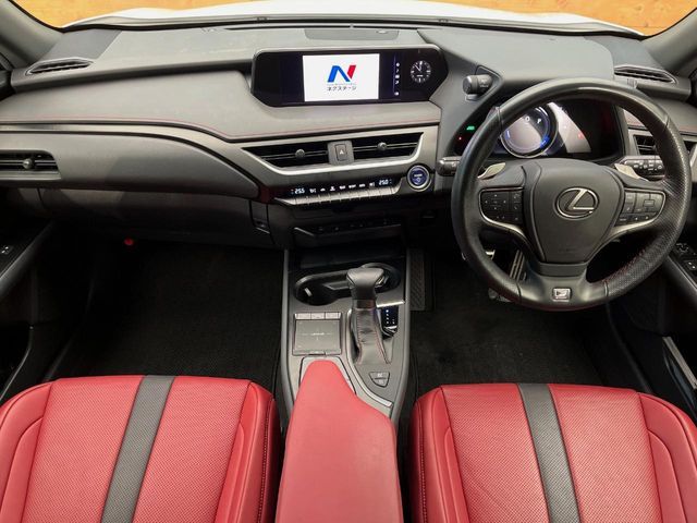 TOYOTA LEXUS UX250H AWD 2019 Image 31