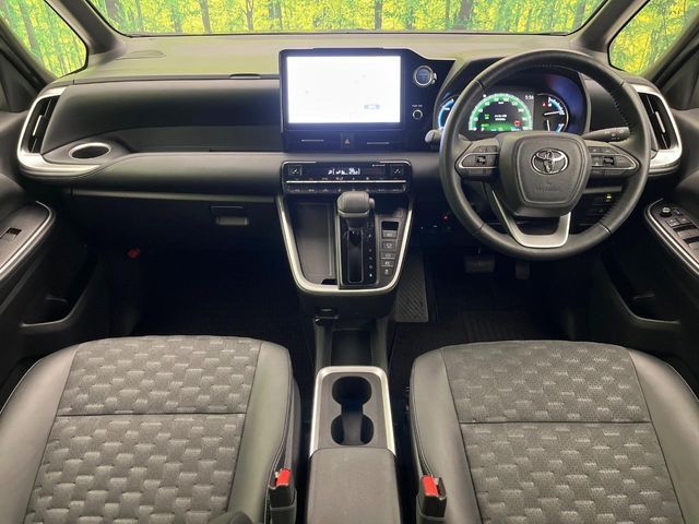 TOYOTA VOXY HYBRID 2022 Image 31