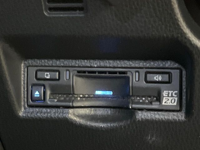 TOYOTA VOXY HYBRID 2022 Image 31