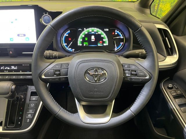 TOYOTA VOXY HYBRID 2022 Image 31