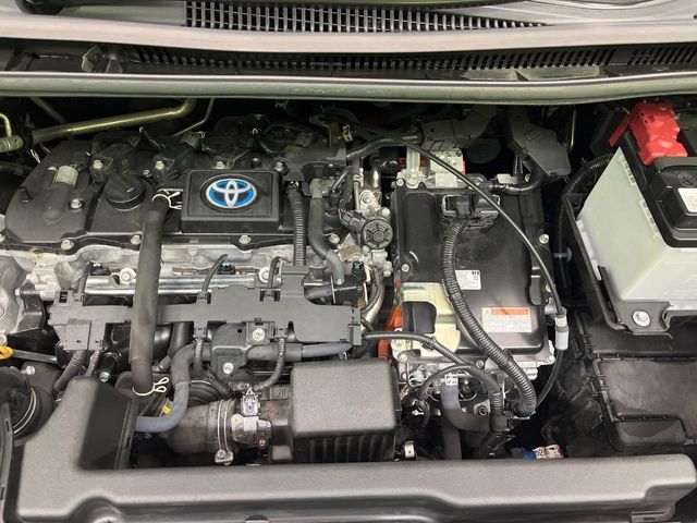 TOYOTA VOXY HYBRID 2022 Image 31