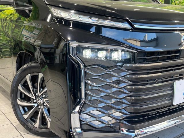 TOYOTA VOXY HYBRID 2023 Image 31