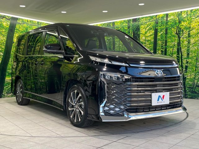 TOYOTA VOXY HYBRID 2023 Image 31