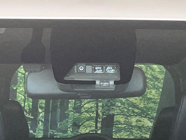 TOYOTA VOXY HYBRID 2020 Image 31