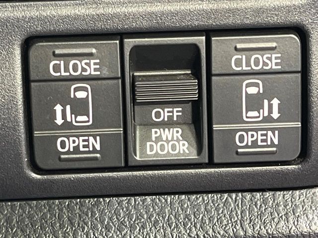 TOYOTA VOXY HYBRID 2020 Image 31