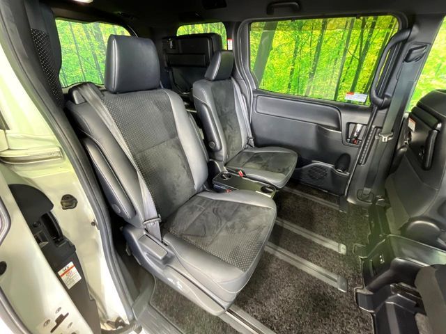 TOYOTA VOXY HYBRID 2020 Image 31