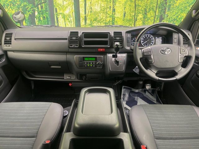 TOYOTA HIACE VAN 2WD 2025 Image 31