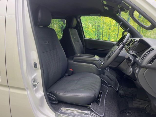 TOYOTA HIACE VAN 2WD 2025 Image 31